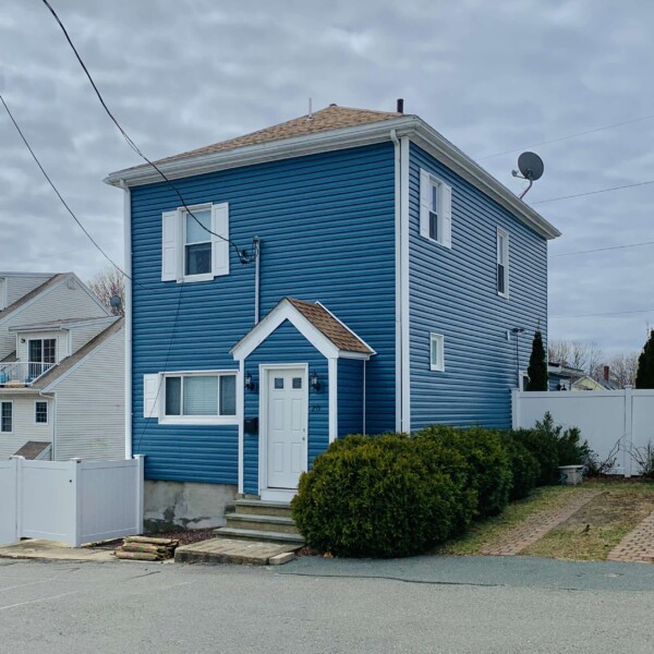 Brand New Vinyl Siding in Beverly, MA